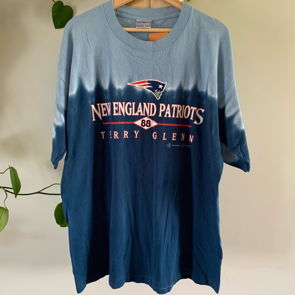 Vintage New England Patriots Tie-Dye T-Shirt